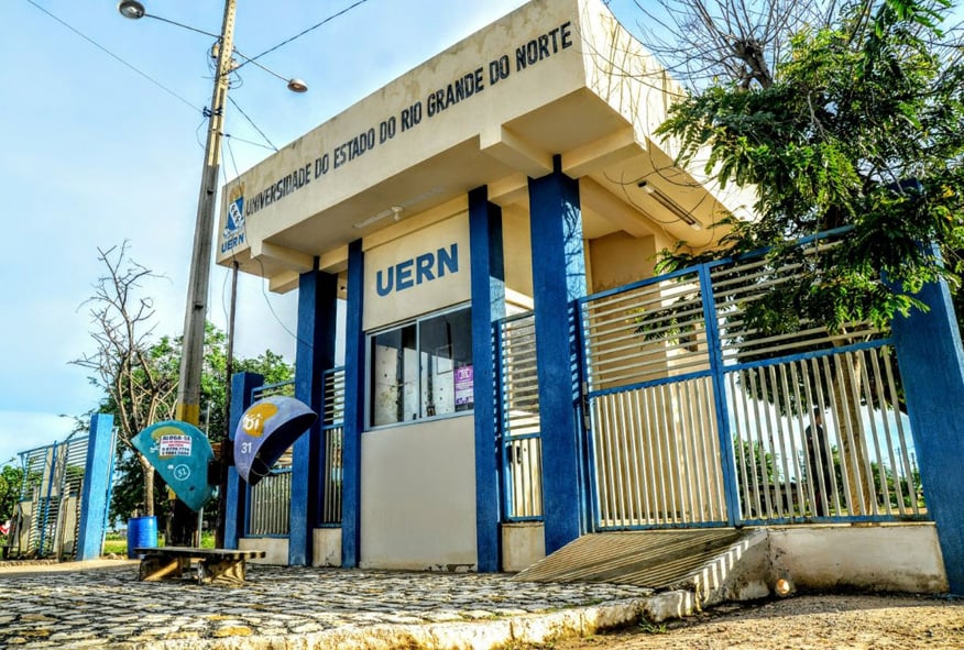 Decretos renovam reconhecimento de quatro cursos de graduação na UERN