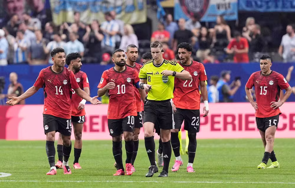 Egípcios reclamam da atuação do árbitro após eliminação para a Argentina