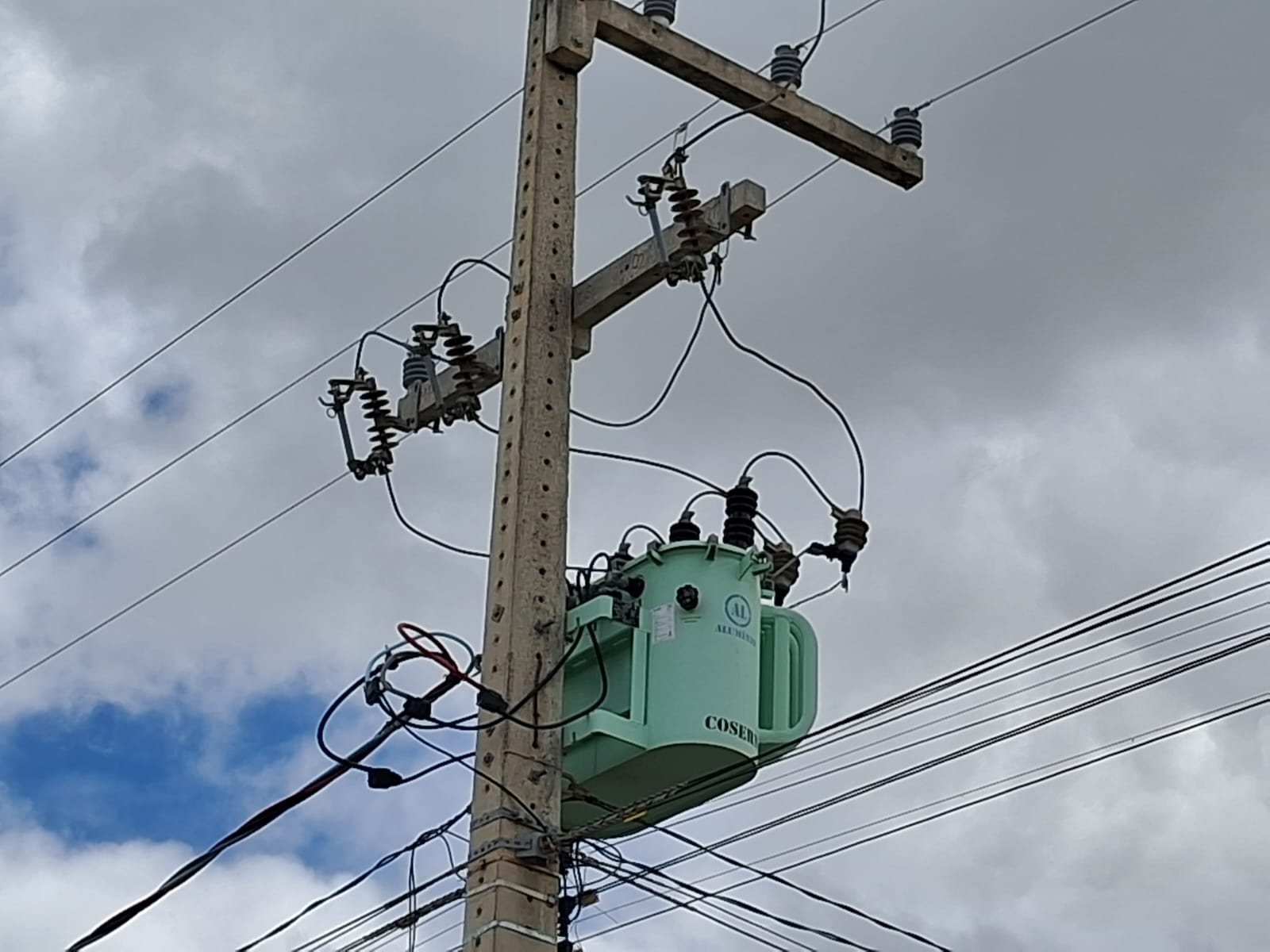 Conta de luz terá aumento em maio com bandeira amarela veja como diminuir os impactos