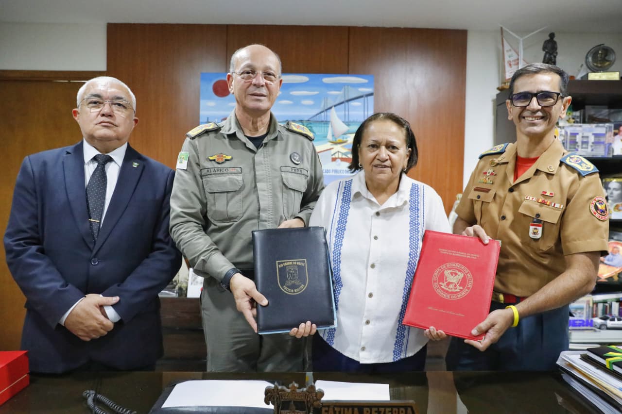 Governo do RN promove 735 oficiais e praças da Polícia Militar e do Corpo de Bombeiros