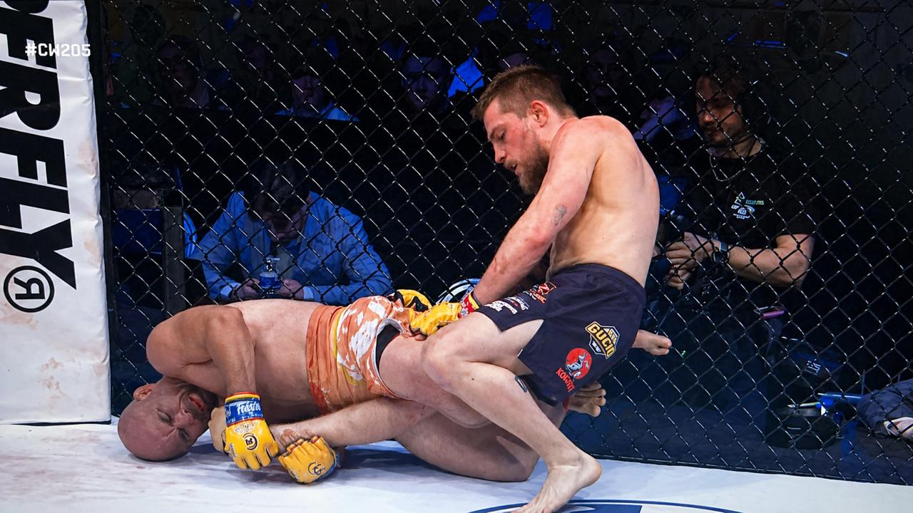 Orgulho de Areia Branca: Balinha leva o nome da cidade à Europa no Cage Warriors