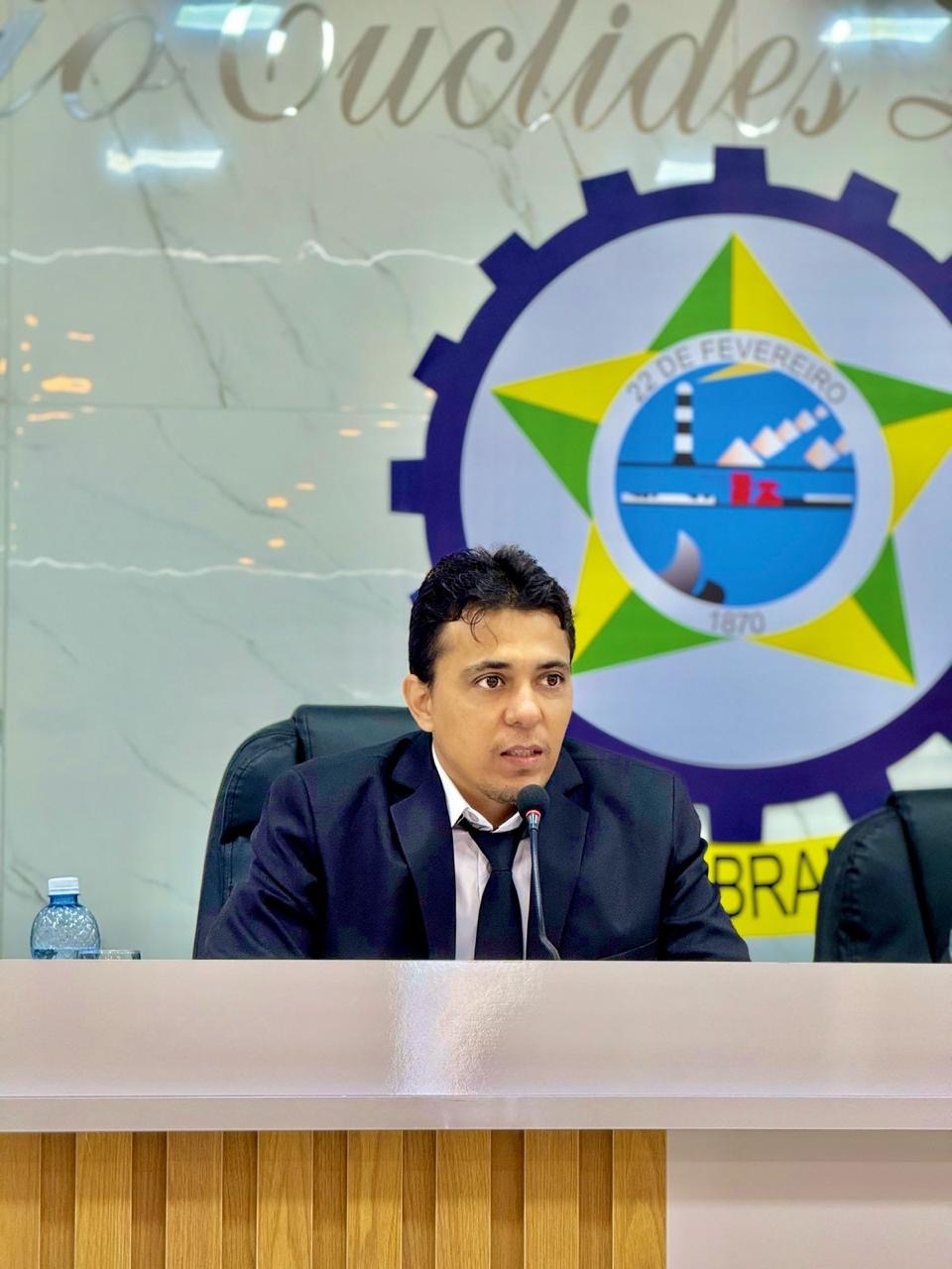 Vereador André Kelly solicita criação de Programa de entrega de medicamentos em Domicílio