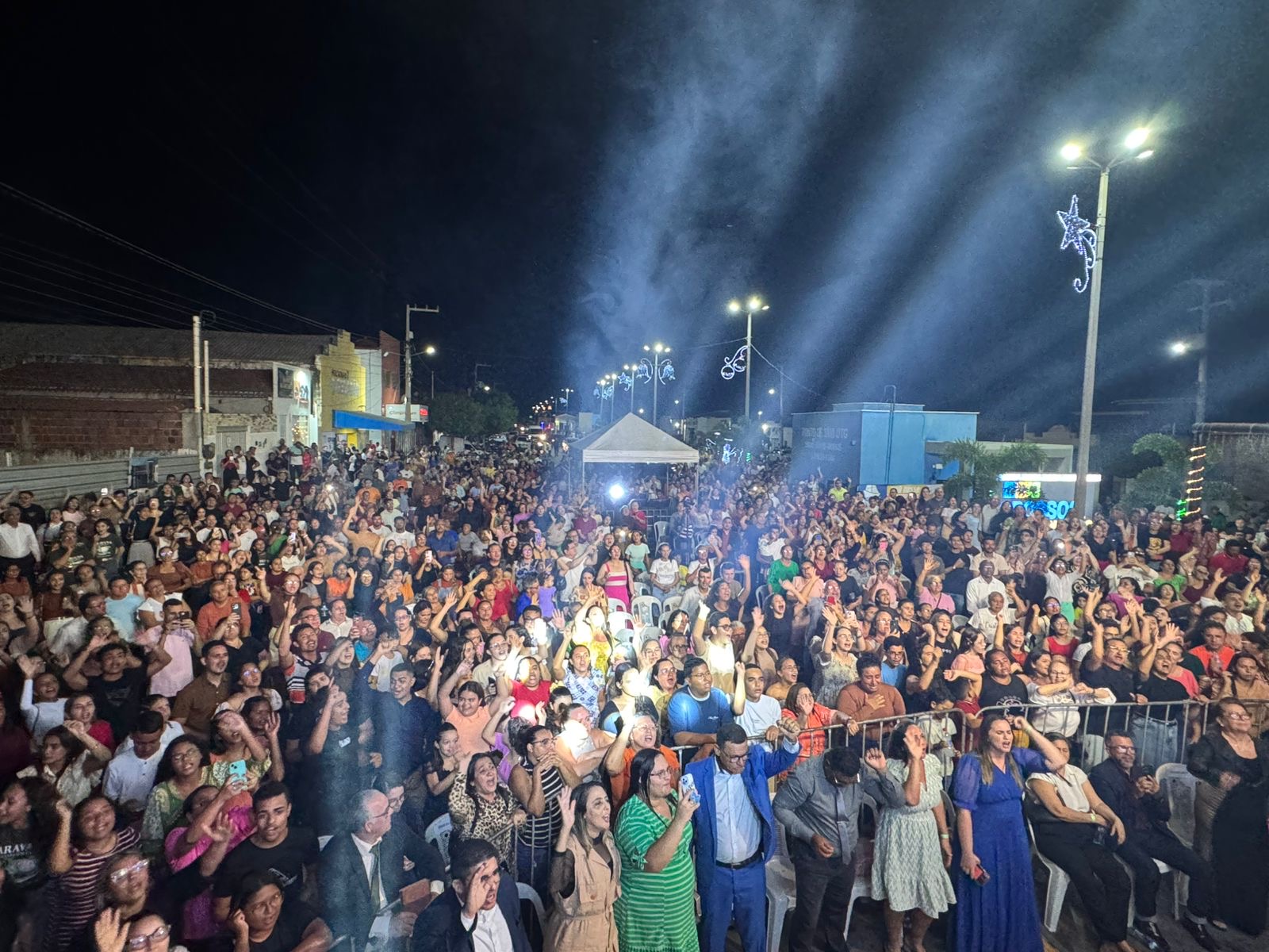 Grossos celebra 72 anos com noite de fé, culto e apresentação musical durante programação oficial