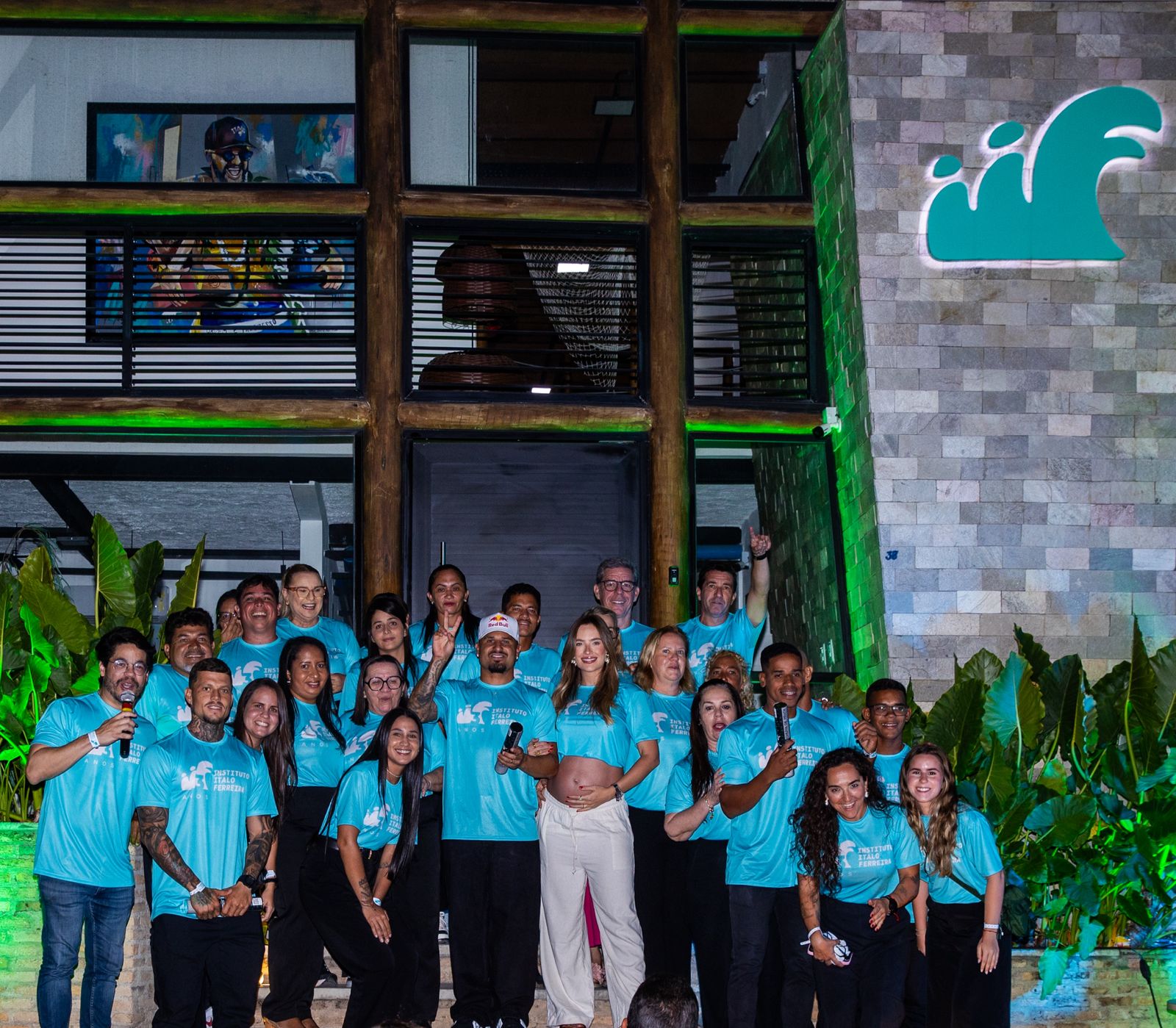 Instituto Italo Ferreira celebrou três anos com presença do campeão mundial e olímpico