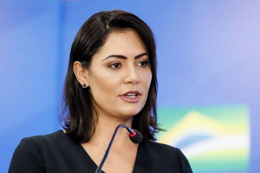 Michelle Bolsonaro repercute vídeo de evento ligado a Vorcaro nas redes sociais