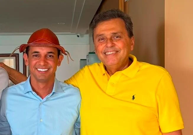 Carlos Eduardo desiste de disputar vaga na Assembleia e assume coordenação da campanha de Allyson em Natal