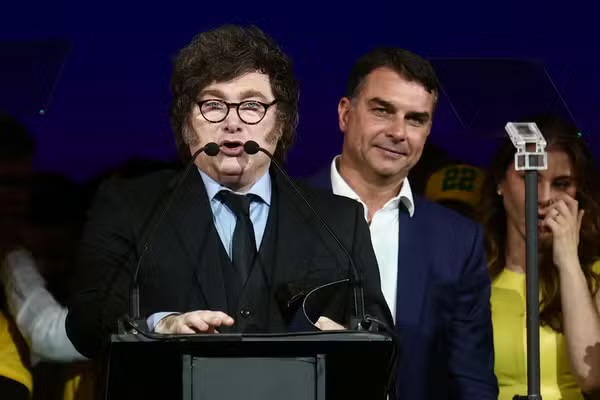 presidente da Argentina volta a chamar Lula de “ladrão” e “corrupto”