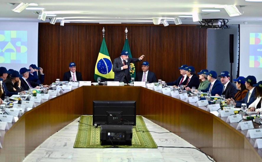 Lula cobra fidelidade de ministros do centrão e sugere que eles deveriam defender governo ou deixar cargo