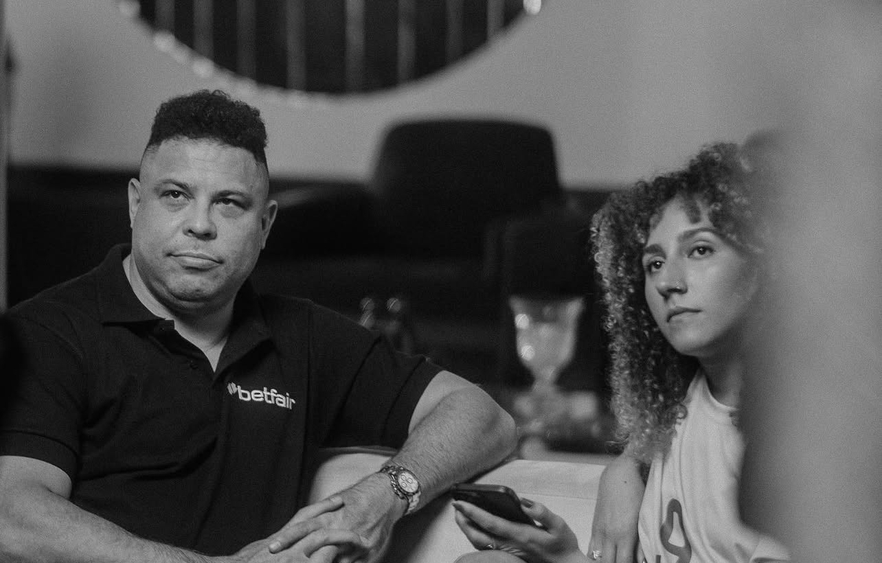 Artista areia-branquense Talita Tâmara compartilha trajetória e inspira novos talentos