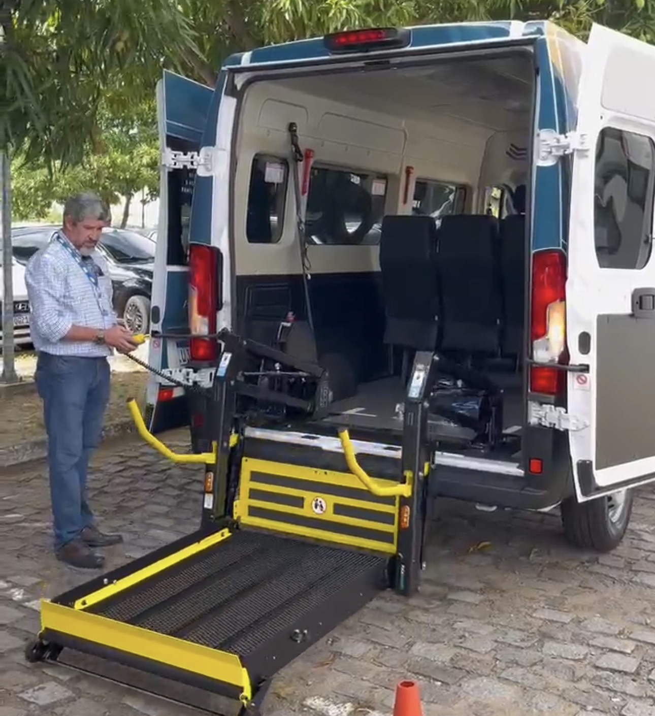 Areia Branca recebe nova van do MOBSUAS para reforçar serviços da Assistência Social