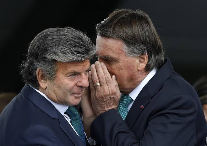 Julgamento de Bolsonaro: sessão é encerrada com voto de Fux pela absolvição