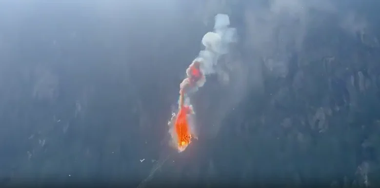 Girocóptero colide com cabo de teleférico e cai na Itália, provocando duas mortes