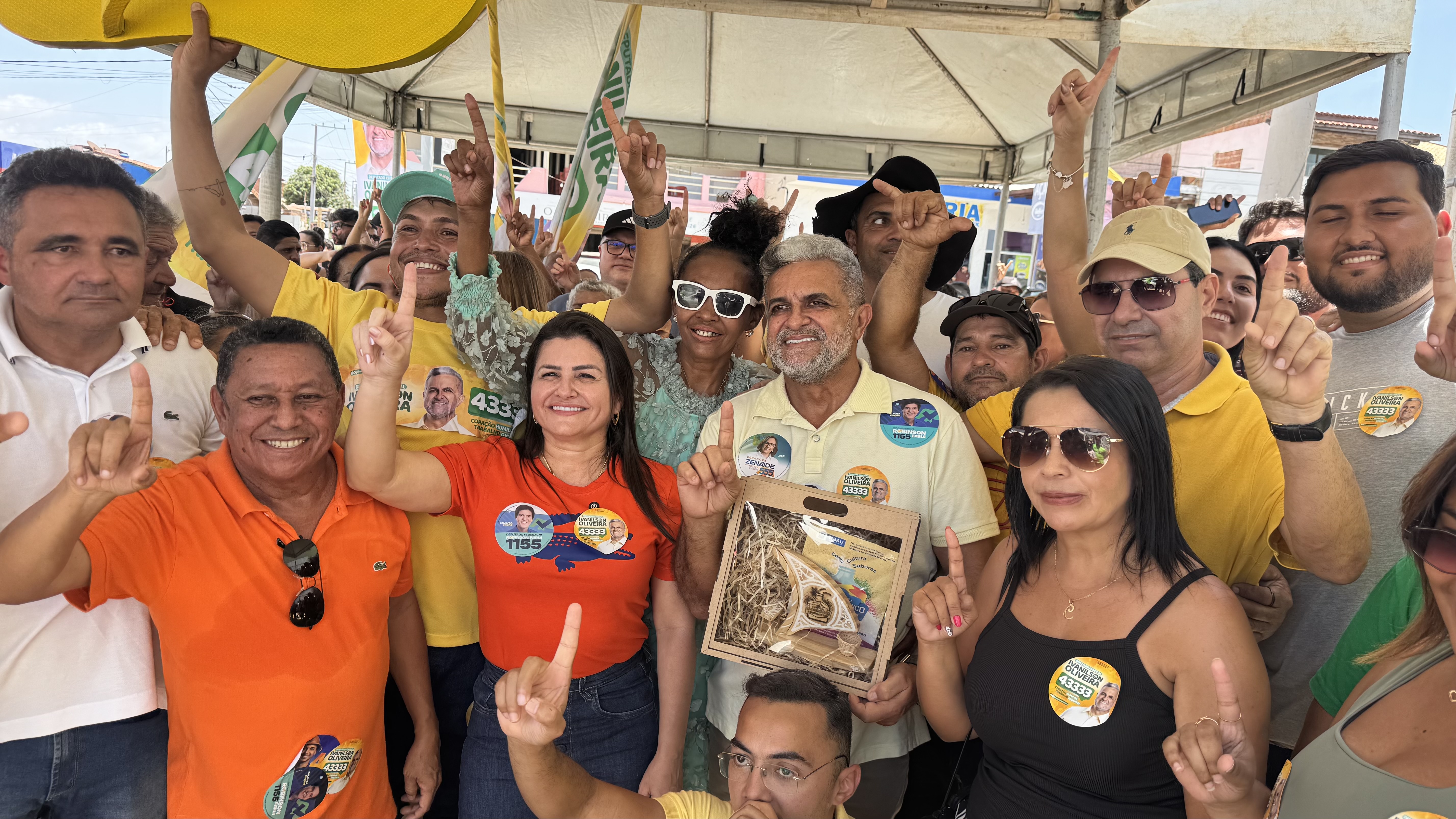 Adesivaço de Ivanilson Oliveira movimenta a cidade de Tibau