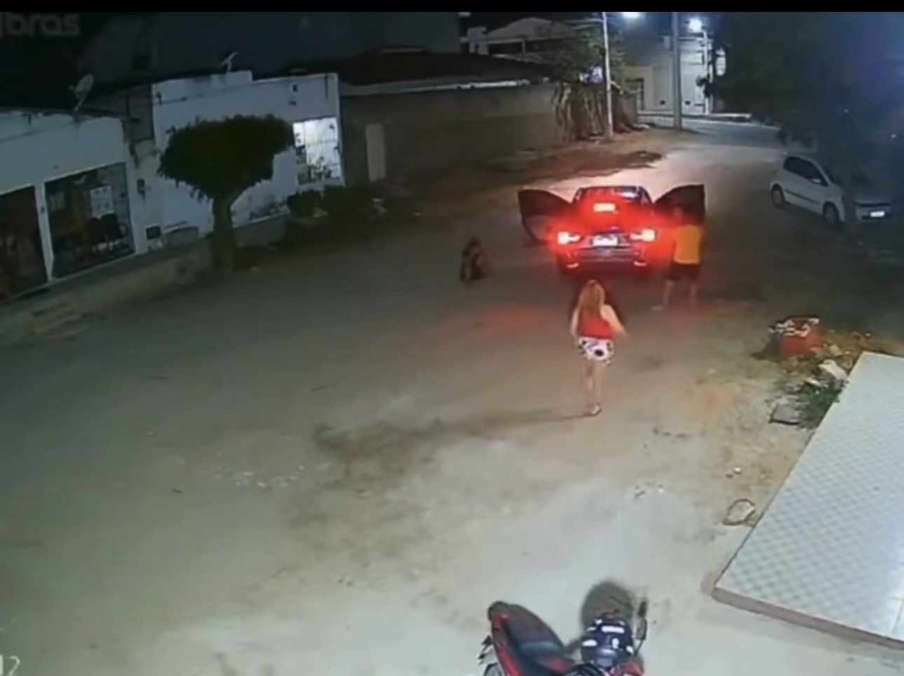 Carro passa por cima de duas crianças e vítimas têm apenas escoriações em Caicó-RN