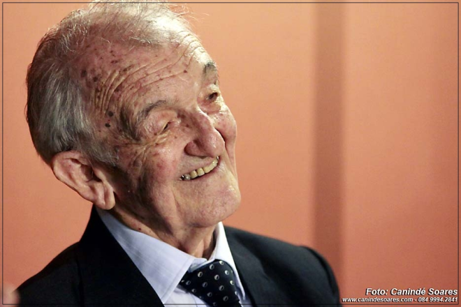 Escola de Artes de Areia Branca passa a se chamar “Escola de Artes Deífilo Gurgel”