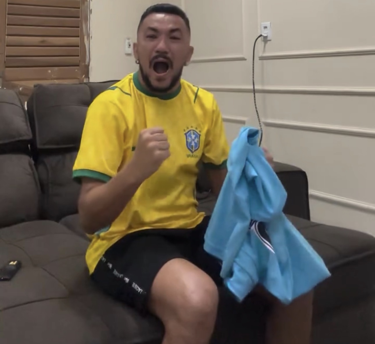 Fã de Neymar em Mossoró vibra e vai às lágrimas com convocação do craque para a Copa do Mundo