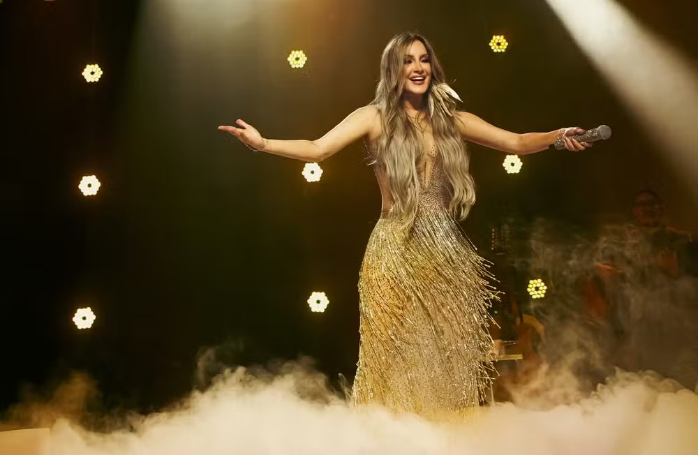 Claudia Leitte faz show da turnê Intemporal em Natal