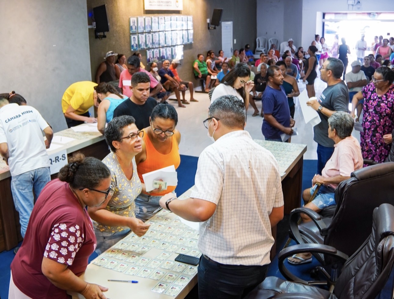 Câmara Municipal de Grossos realiza entrega mais de 500 emissões de carteiras de identidade em um único dia