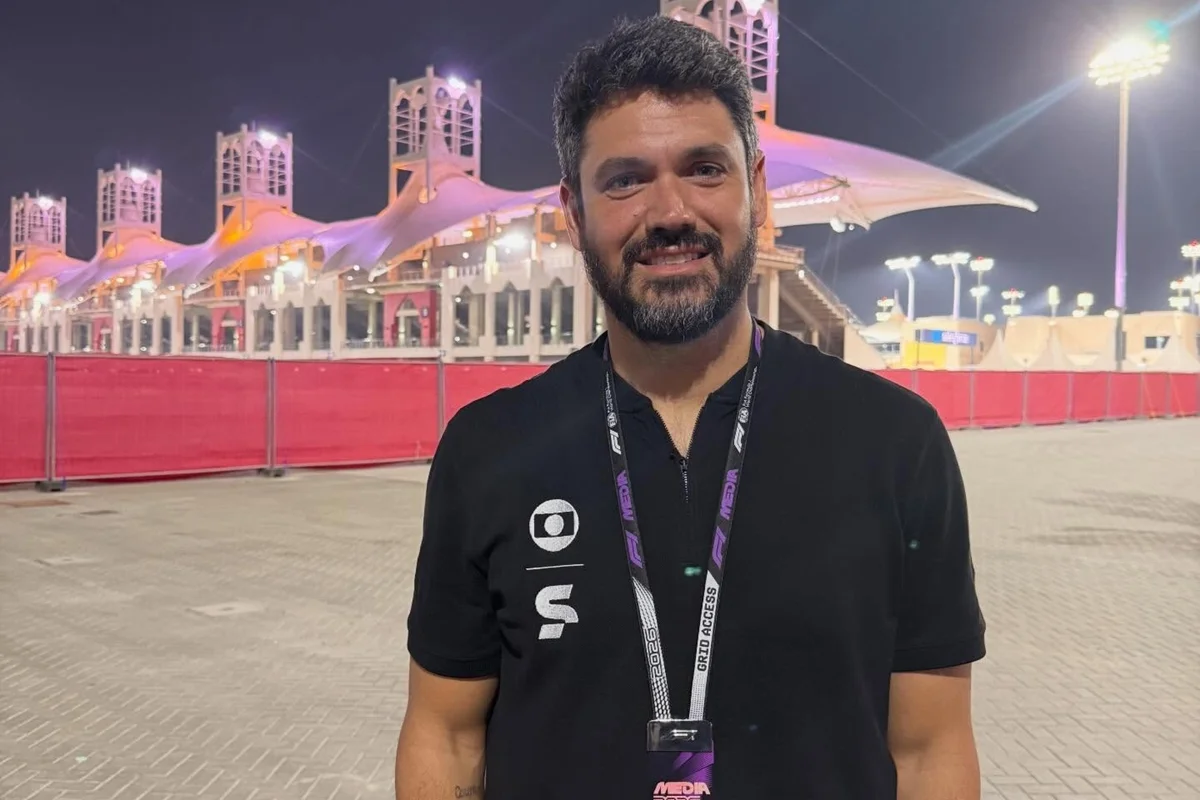 Marcelo Courrege, da Globo, bate-boca com jornalista em coletiva