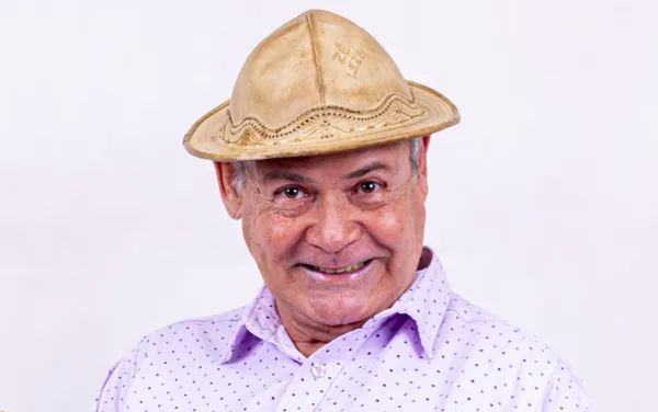 Zé Lezin é confirmado como atração do Dia do Humor na Festa dos Navegantes 2026