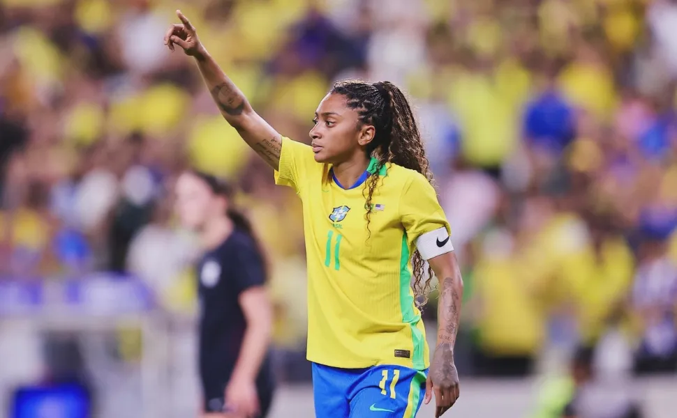 Kerolin é contratada pelo Barcelona com valores recorde no futebol feminino do Brasil