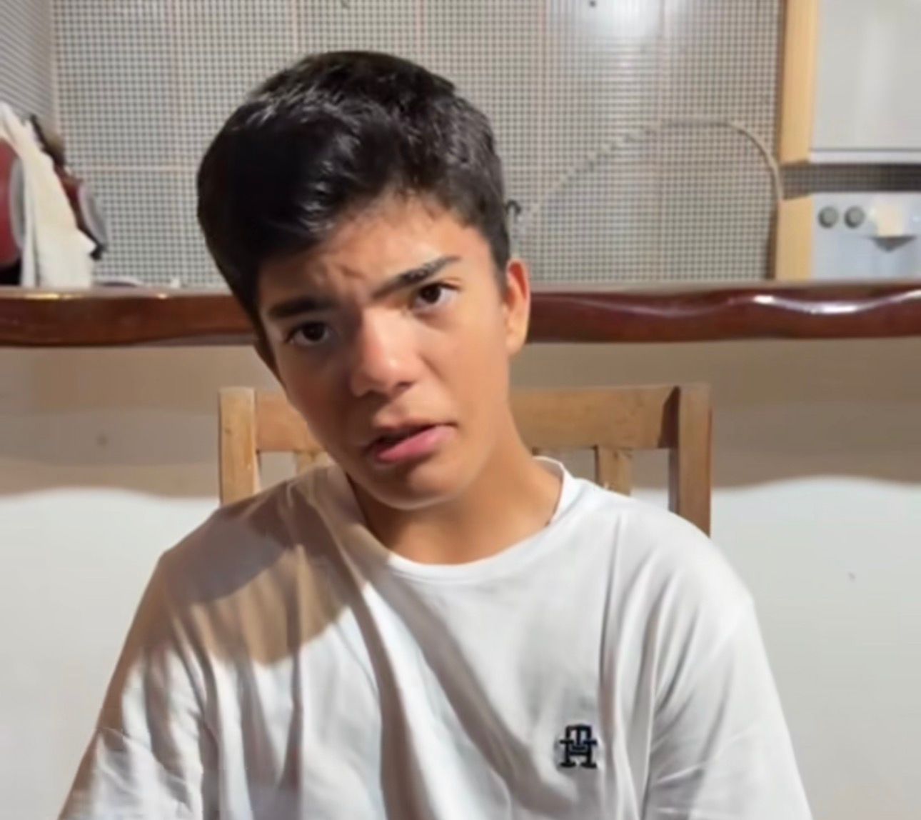 Jovem que usou fantasia do Nazismo pede desculpas nas redes sociais