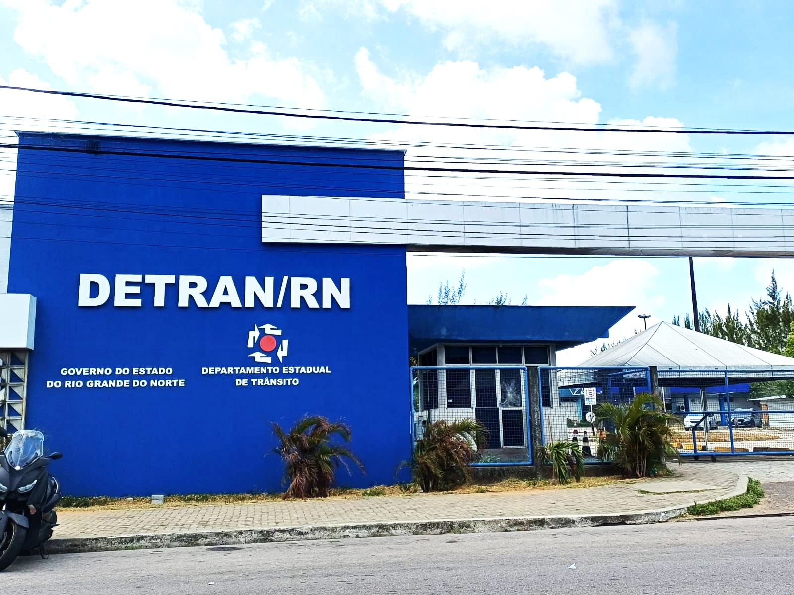 Detran/RN alerta população sobre golpe de e-mails falsos que simulam suspensão da CNH e cobrança de multas