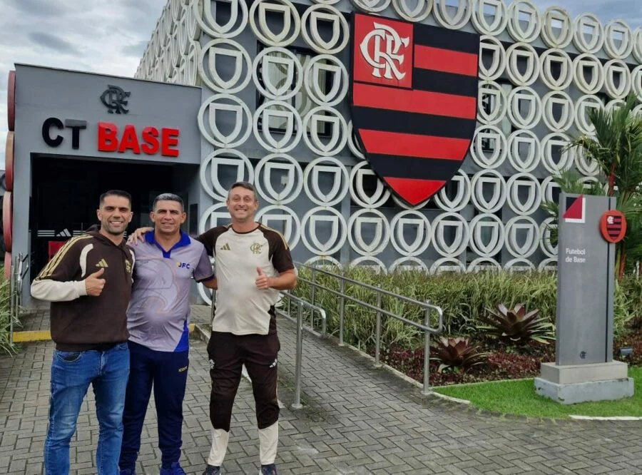Técnico do QFC realiza imersão nas categorias de base do Flamengo