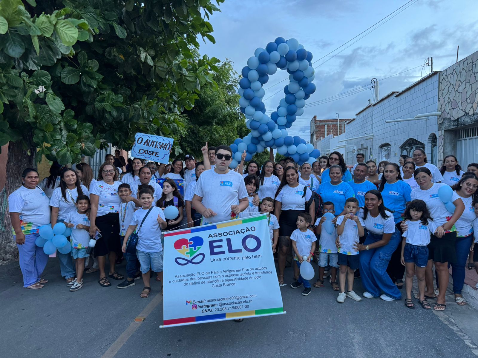 Associação Elo promove caminhada de conscientização do autismo em Areia Branca