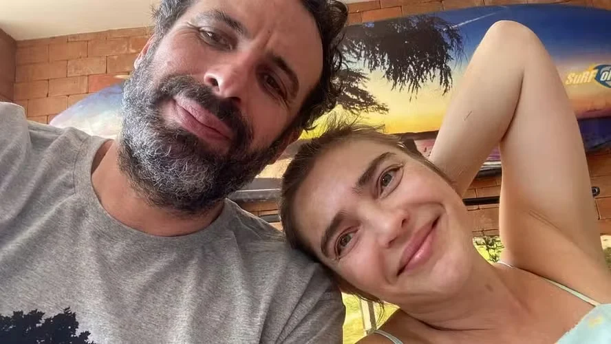 César Ferrario marido de Titina Medeiros desabafa sobre luto: 'Hoje não tem música. É dia de saudade'