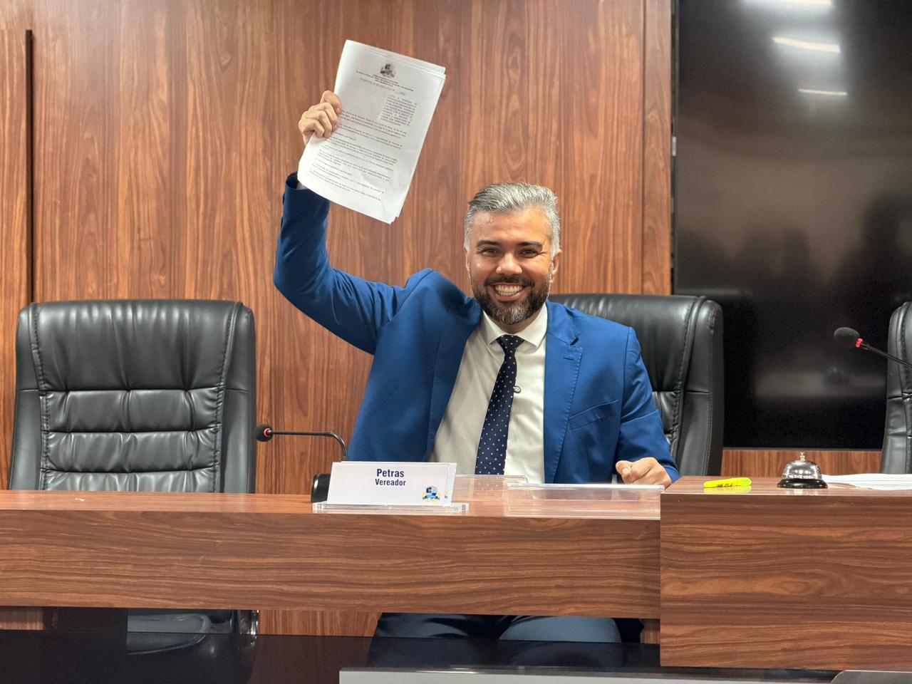 Petras aprova PL das pranchas de comunicação em estabelecimentos públicos e comerciais