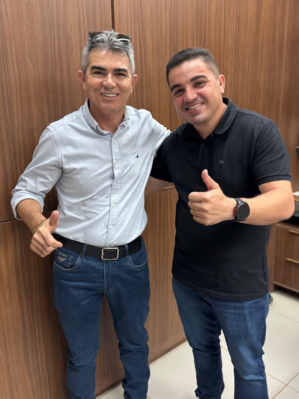 Medeiros Maia convida prefeito Kênio Azevedo em Serra do Mel para a inauguração do Sempre Mais Atacado