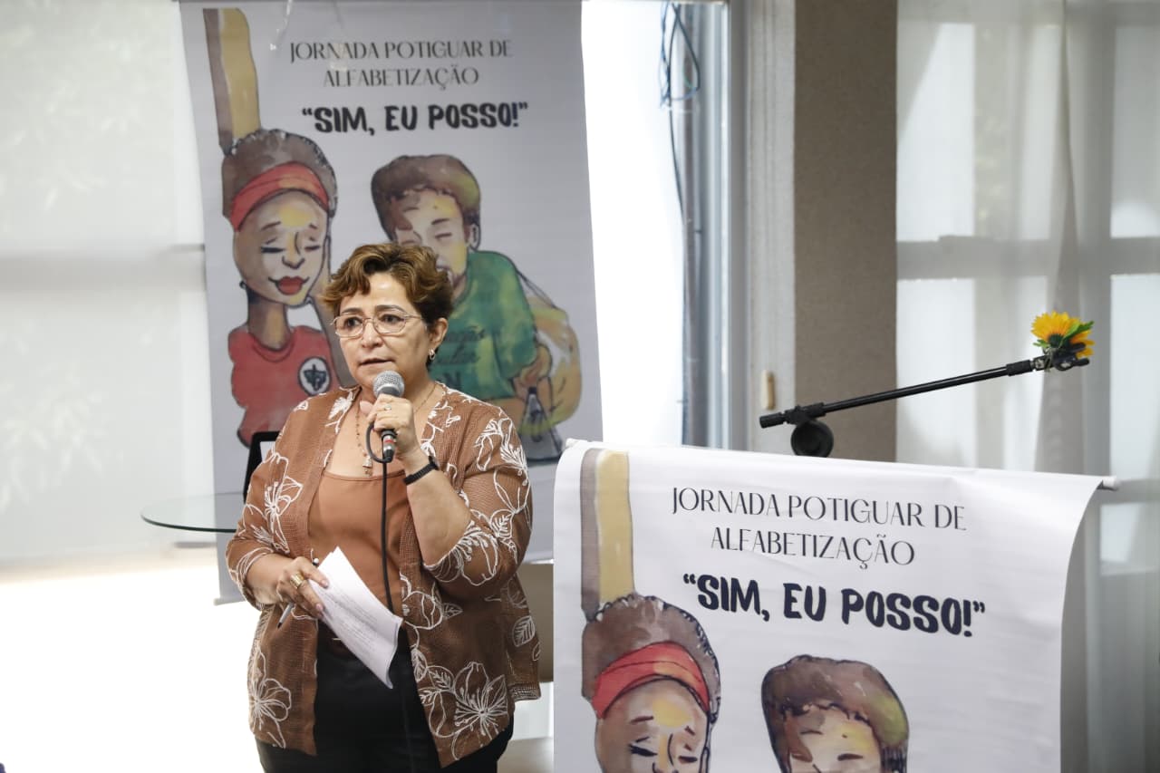Governo do RN lança programa para alfabetizar 1.500 pessoas