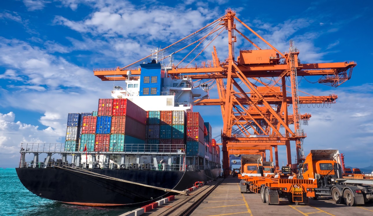 Nova taxação proposta pelos EUA pode impactar um terço das exportações com tarifas de até 37,5%, aponta CNI