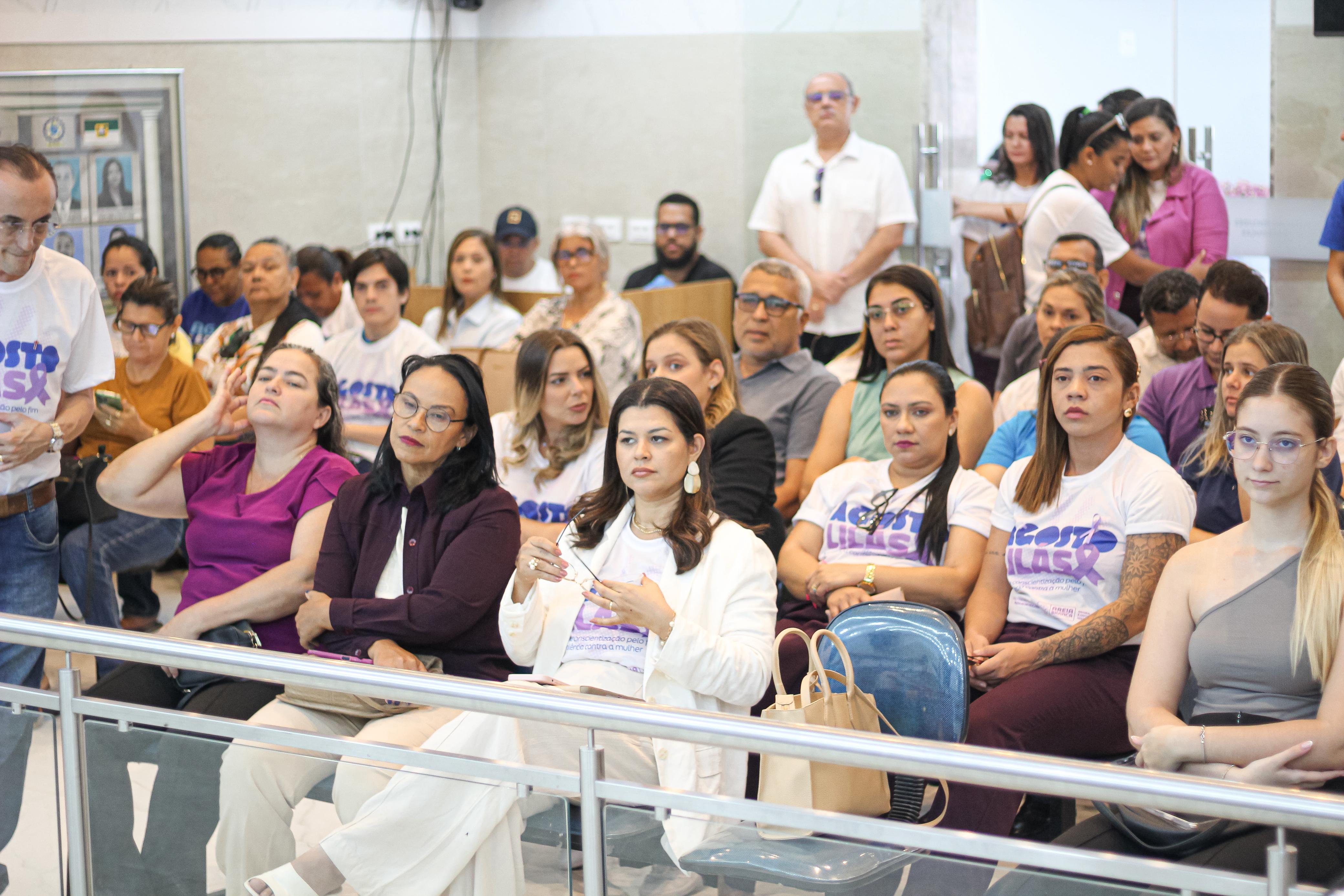 Imagem: PMAB - público acompanhou a temática abordada por Clarissa Tavares